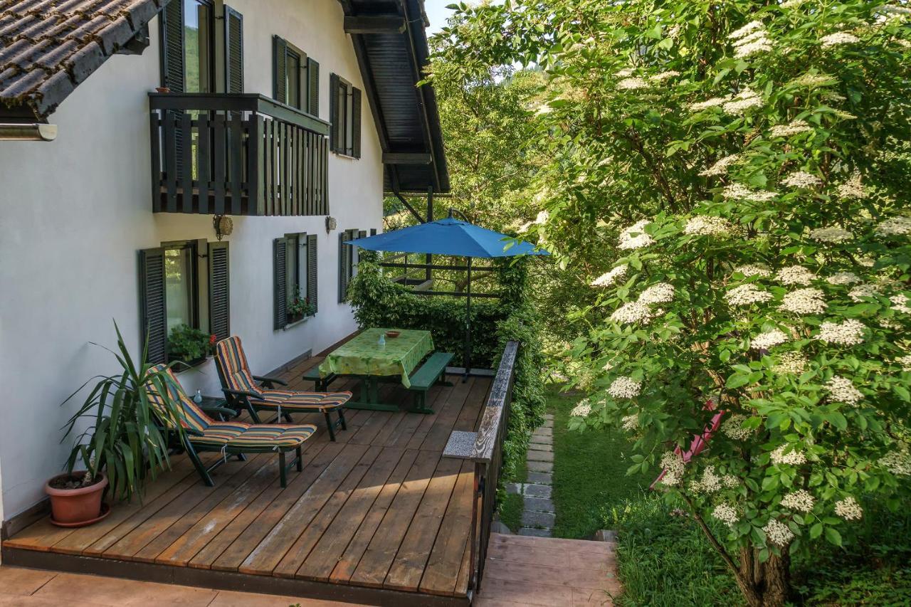 Apartments Zakrasnik Škofja Loka エクステリア 写真