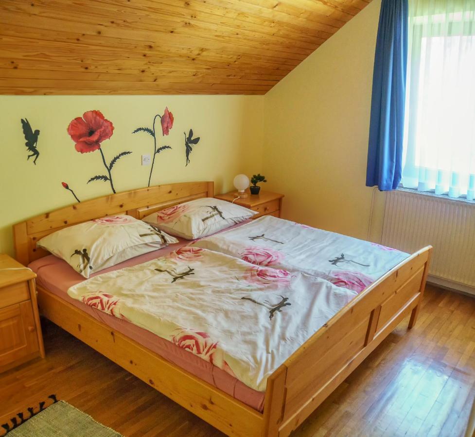Apartments Zakrasnik Škofja Loka エクステリア 写真
