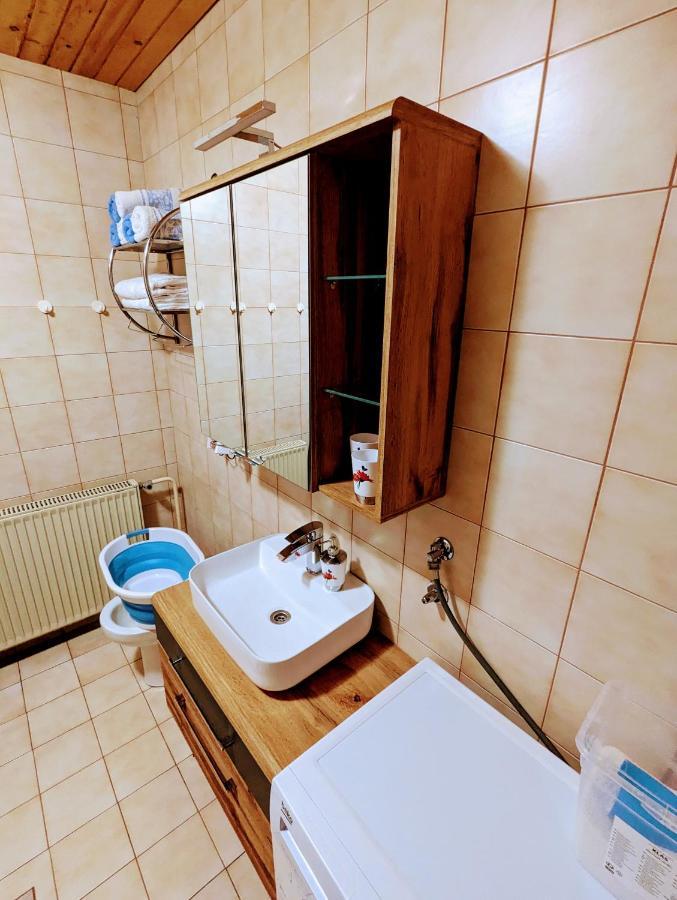 Apartments Zakrasnik Škofja Loka エクステリア 写真