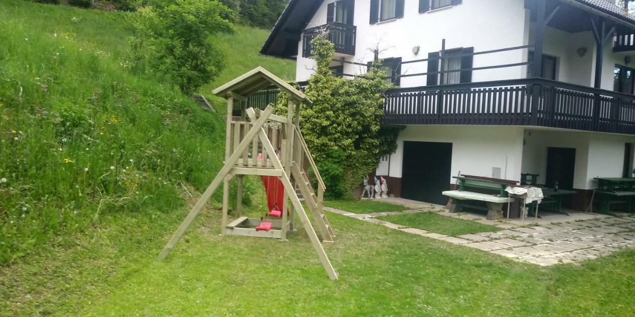 Apartments Zakrasnik Škofja Loka エクステリア 写真